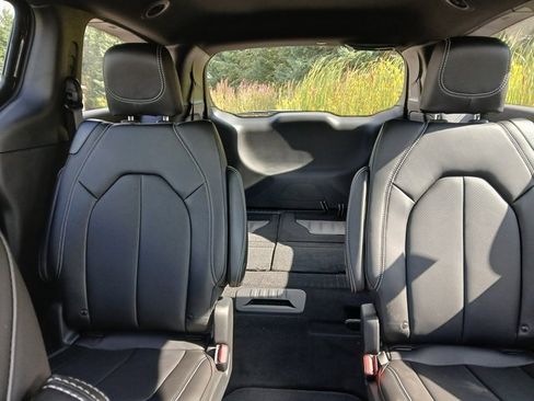 New 2026 Chrysler Voyager LX image 25