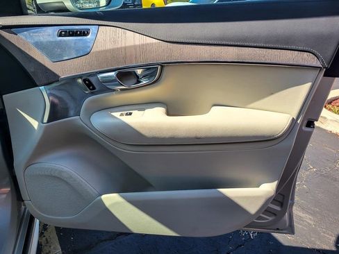 Used 2022 Volvo XC90 T6 Inscription w/ Lounge Package image 20