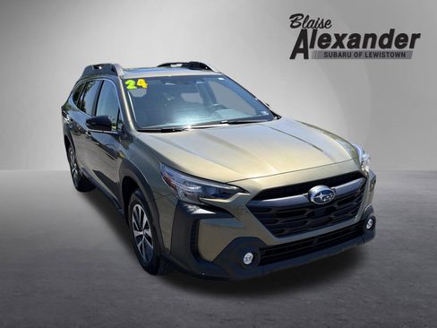 Used 2024 Subaru Outback Premium AWD/4WD image 1