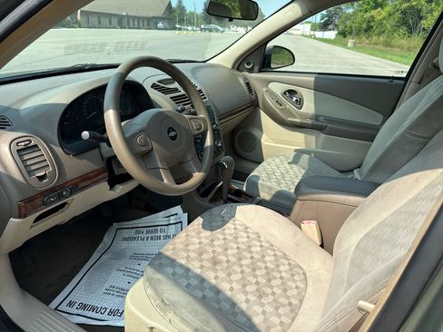 Used 2005 Chevrolet Malibu LS w/ Preferred Equipment Group FWD image 10