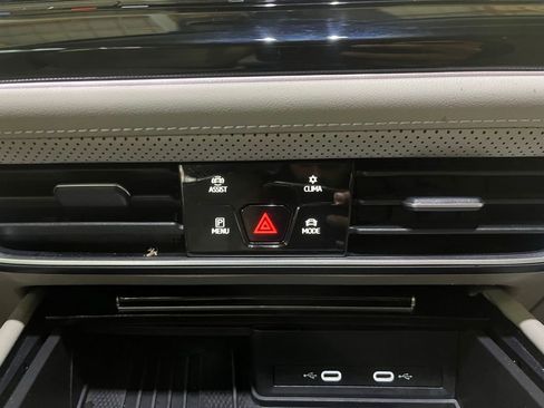 Certified 2025 Volkswagen Atlas SEL image 16