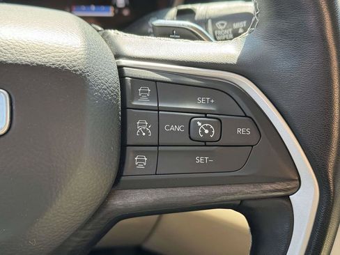 Used 2022 Jeep Grand Cherokee L Limited image 22