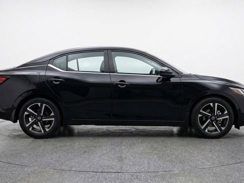 Used 2025 Nissan Sentra SV image 11