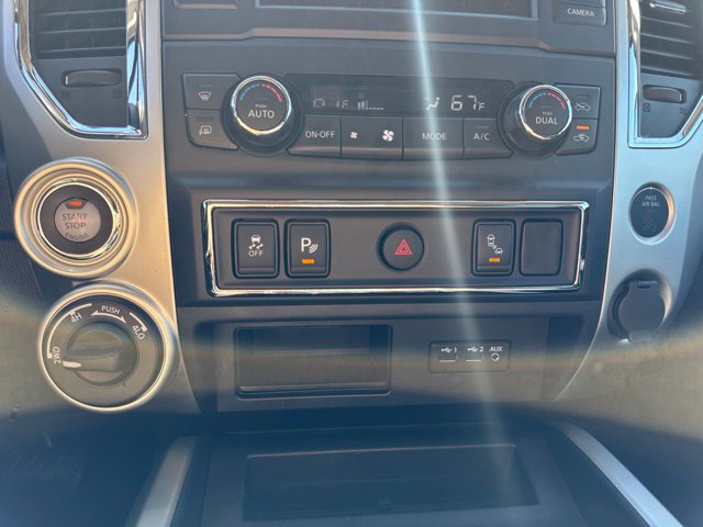 Used 2019 Nissan Titan PRO-4X AWD/4WD image 17
