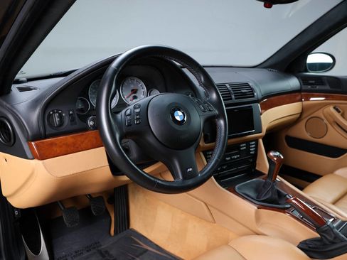 Used 2003 BMW M5 image 47