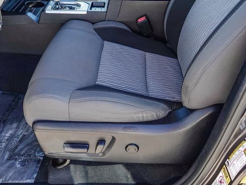 Used 2015 Toyota Tundra SR5 w/ SR5 Upgrade Package image 20