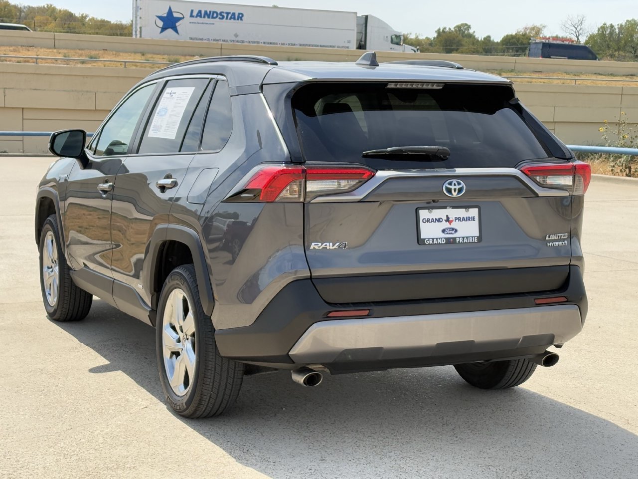 Used 2021 Toyota RAV4 Limited AWD/4WD image 4