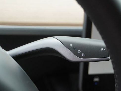 Used 2024 Tesla Model Y Long Range AWD/4WD image 28