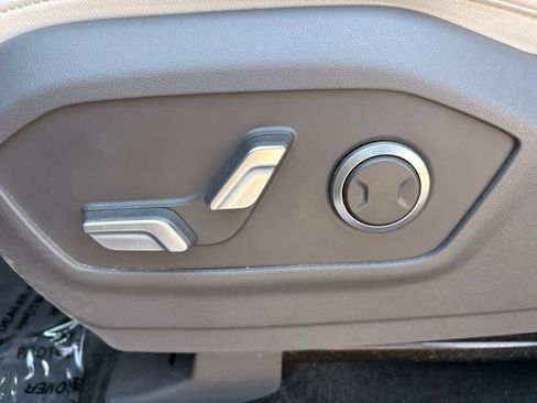 Used 2025 Hyundai Santa Fe SEL FWD image 11