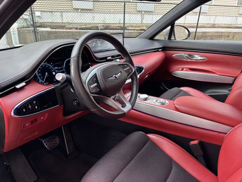 Used 2023 Genesis GV70 2.5T w/ Sport Prestige Package AWD/4WD image 8