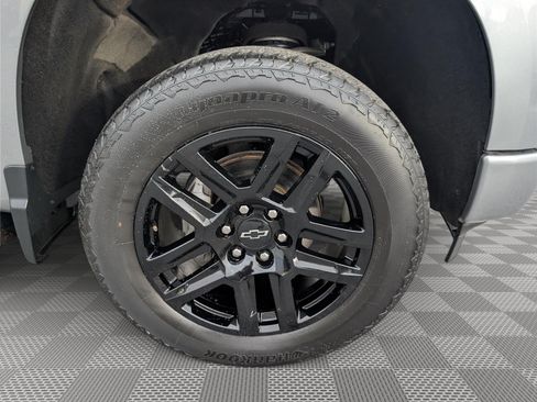 Used 2023 Chevrolet Silverado 1500 Custom AWD/4WD image 9