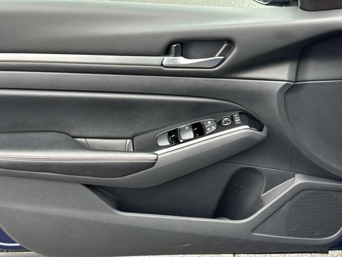 Used 2024 Nissan Altima 2.5 SR w/ SR Premium Package image 23