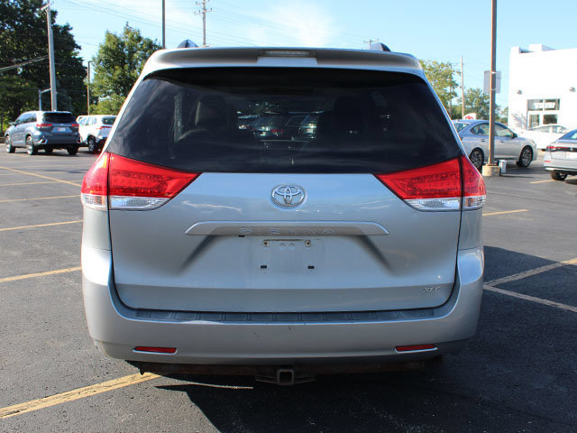 Used 2012 Toyota Sienna XLE FWD image 6