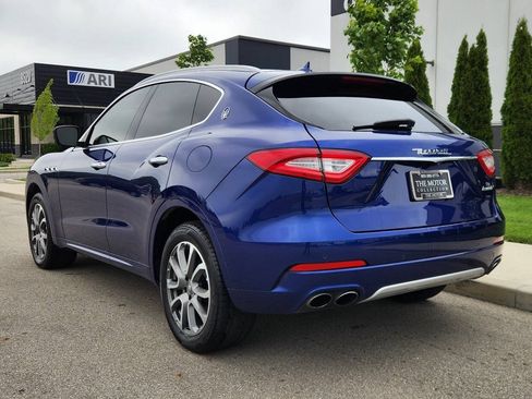 Used 2017 Maserati Levante w/ Luxury Package AWD/4WD image 3