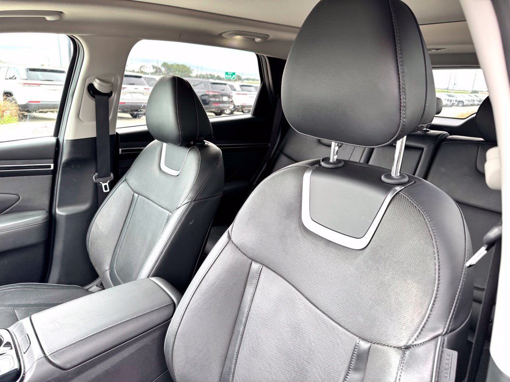 Used 2022 Hyundai Tucson Limited w/ Winter Package FWD image 12