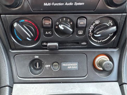 Used 2002 MAZDA MX-5 Miata image 17