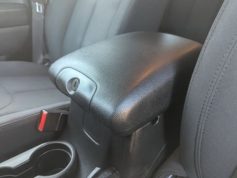 Used 2015 Jeep Wrangler Unlimited Sport w/ Quick Order Package 24S image 27