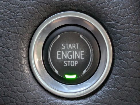 Certified 2022 GMC Yukon XL Denali AWD/4WD image 32