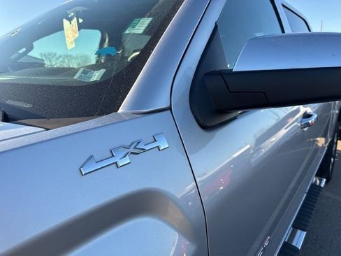 Used 2018 GMC Sierra 1500 SLT w/ SLT Premium Package image 5