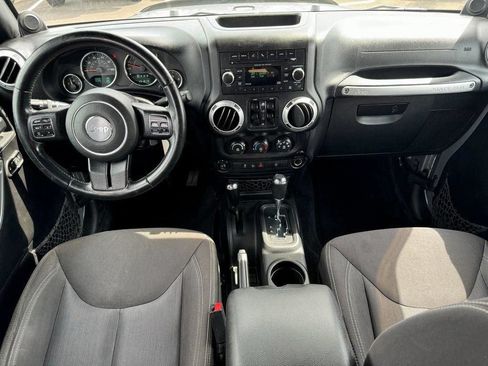 Used 2013 Jeep Wrangler Unlimited Sahara w/ Connectivity Group AWD/4WD image 23