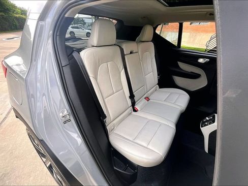 Certified 2026 Volvo XC40 B5 Ultra AWD/4WD image 37