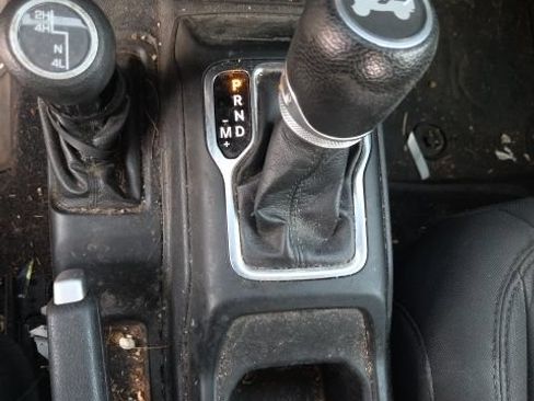 Used 2021 Jeep Wrangler Sport AWD/4WD image 9