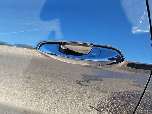 Used 2023 Ford Mustang Coupe image 9