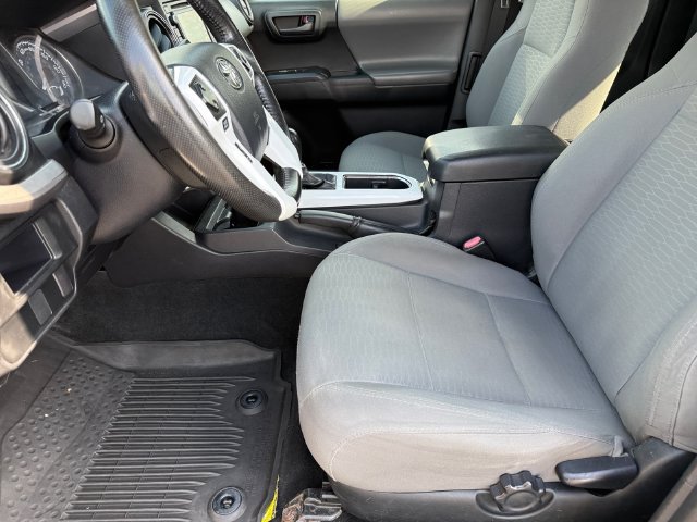 Used 2017 Toyota Tacoma SR5 w/ Tow Package AWD/4WD image 12