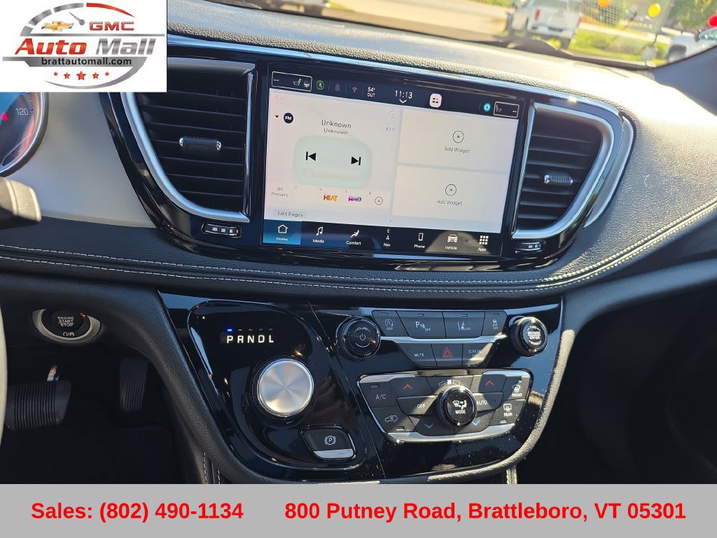 Used 2024 Chrysler Pacifica Limited w/ S Appearance Package AWD/4WD image 12