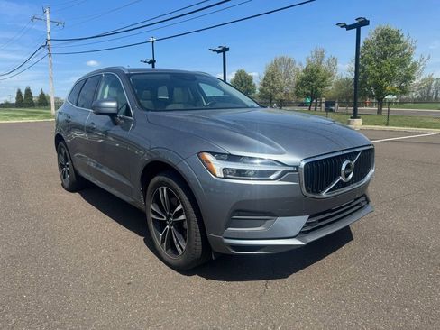 Used 2020 Volvo XC60 T5 Momentum w/ Protection Package Premier image 6