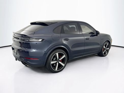 Used 2025 Porsche Cayenne Turbo AWD/4WD image 5