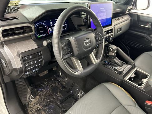 Used 2025 Toyota Tacoma 4x4 Double Cab Hybrid image 12