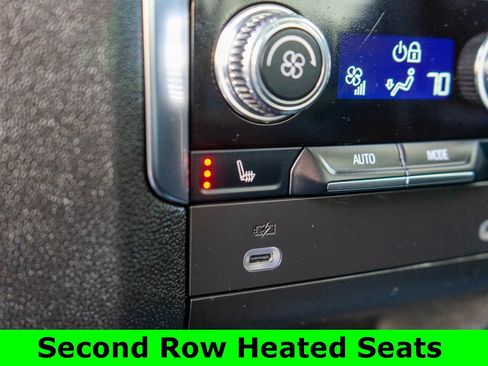 Used 2024 GMC Yukon SLT w/ SLT Luxury Package image 15