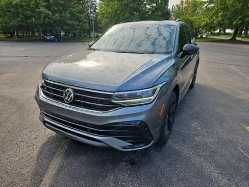 Used 2024 Volkswagen Tiguan SE R-Line AWD/4WD image 2