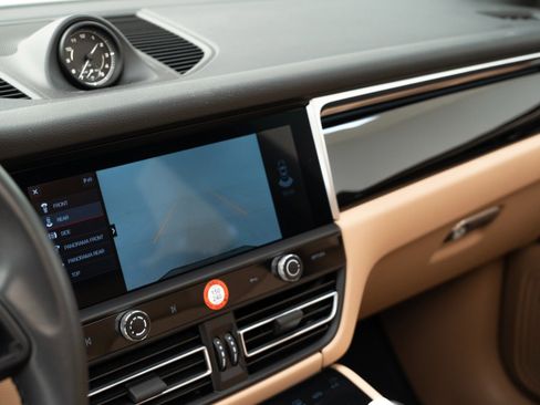 Used 2022 Porsche Macan image 28