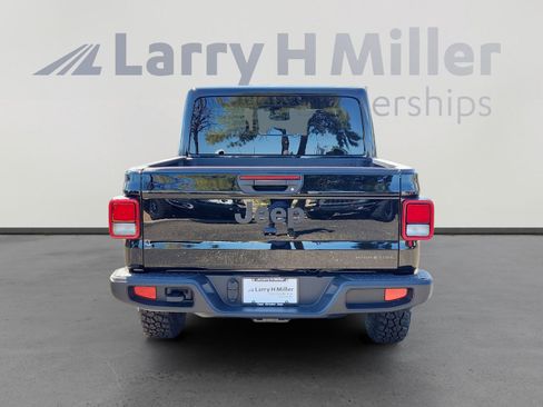 New 2025 Jeep Gladiator High Tide image 5