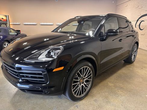 Used 2023 Porsche Cayenne Platinum Edition AWD/4WD image 9