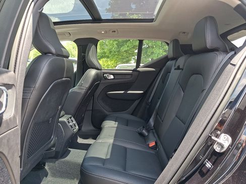 Used 2023 Volvo XC40 B5 Plus w/ Protection Package Premier AWD/4WD image 10