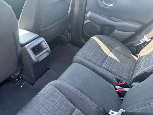 Used 2023 Honda HR-V LX image 13