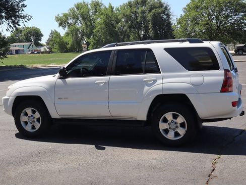 Used 2005 Toyota 4Runner Sport AWD/4WD image 8