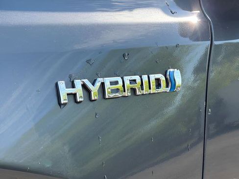Used 2018 Toyota RAV4 Limited w/ Carpet Mat Package AWD/4WD image 13