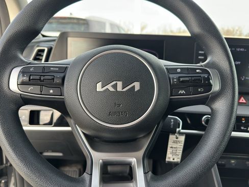 Used 2023 Kia Sportage LX image 13