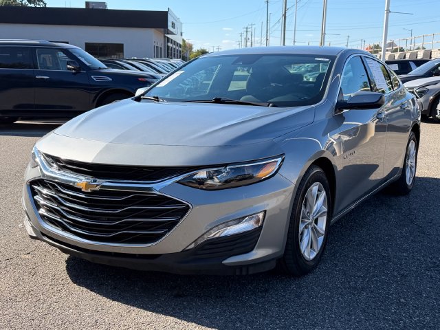 Used 2025 Chevrolet Malibu LT FWD image 9