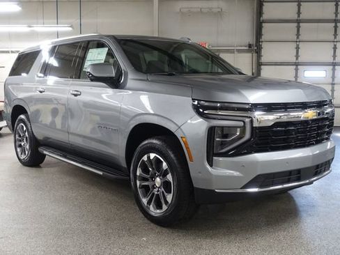 New 2026 Chevrolet Suburban LS AWD/4WD image 1