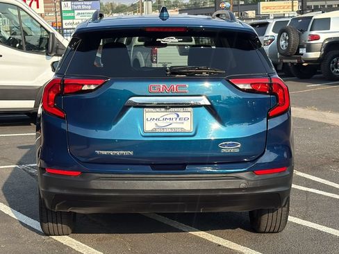 Used 2021 GMC Terrain SLE w/ Driver Convenience Package AWD/4WD image 4