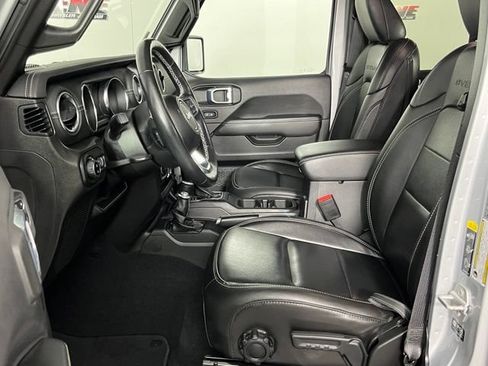 Used 2022 Jeep Gladiator Overland w/ Popular Equipment Package AWD/4WD image 24