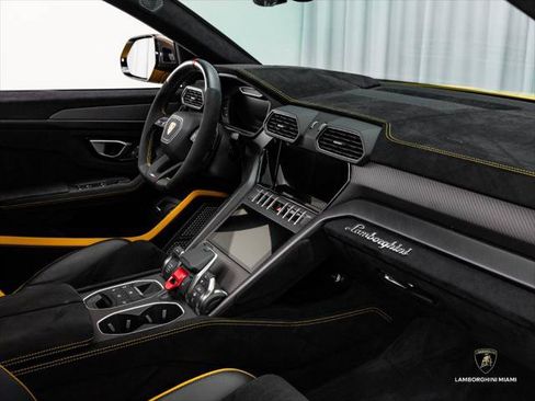 Used 2024 Lamborghini Urus Performante AWD/4WD image 50