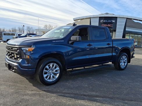 Used 2022 Chevrolet Silverado 1500 Custom image 3