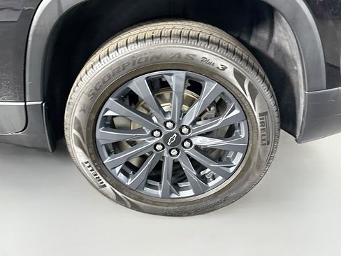 Used 2022 Chevrolet Traverse RS FWD image 37