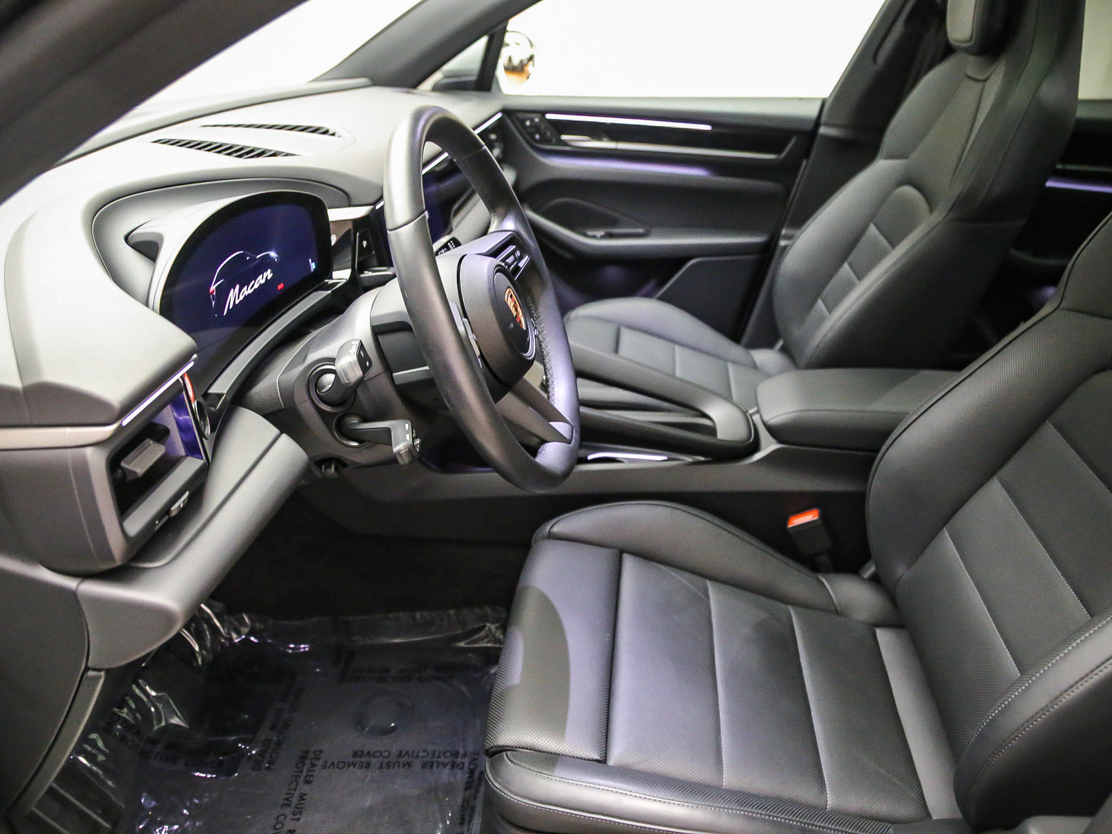 Certified 2025 Porsche Macan 4S Electric AWD/4WD image 22